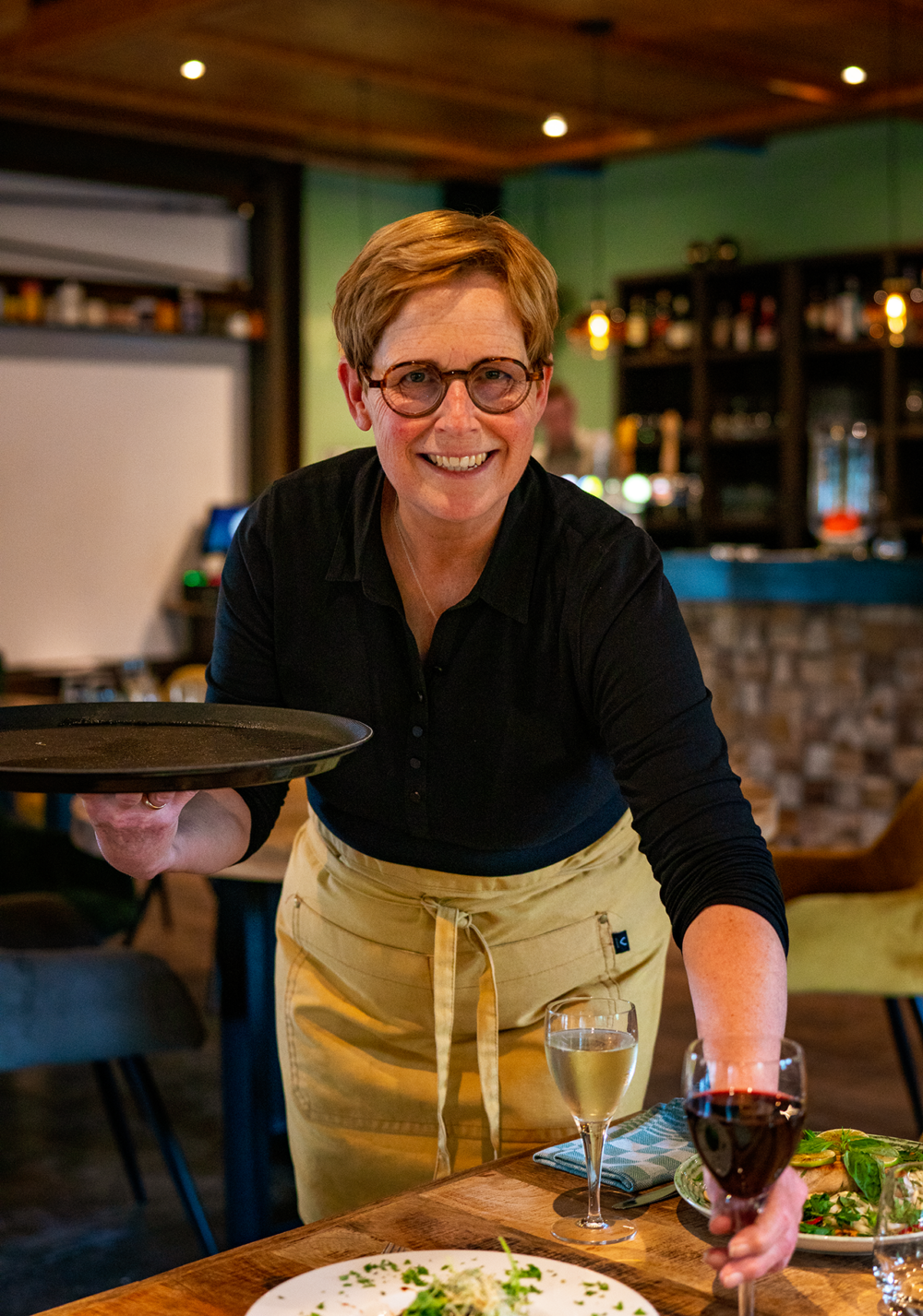 bediening medewerkster restaurant